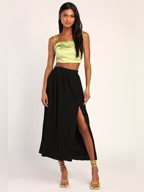 Lulu's Midsummer Memories Black Pleated Maxi Skirt - Size S NWT